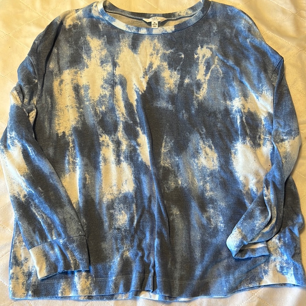 XL crew neck